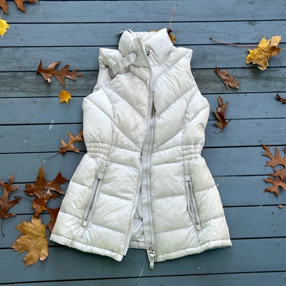 Athleta Ivory Banner Peak Down  Puffer Vest - Picture 1 of 5